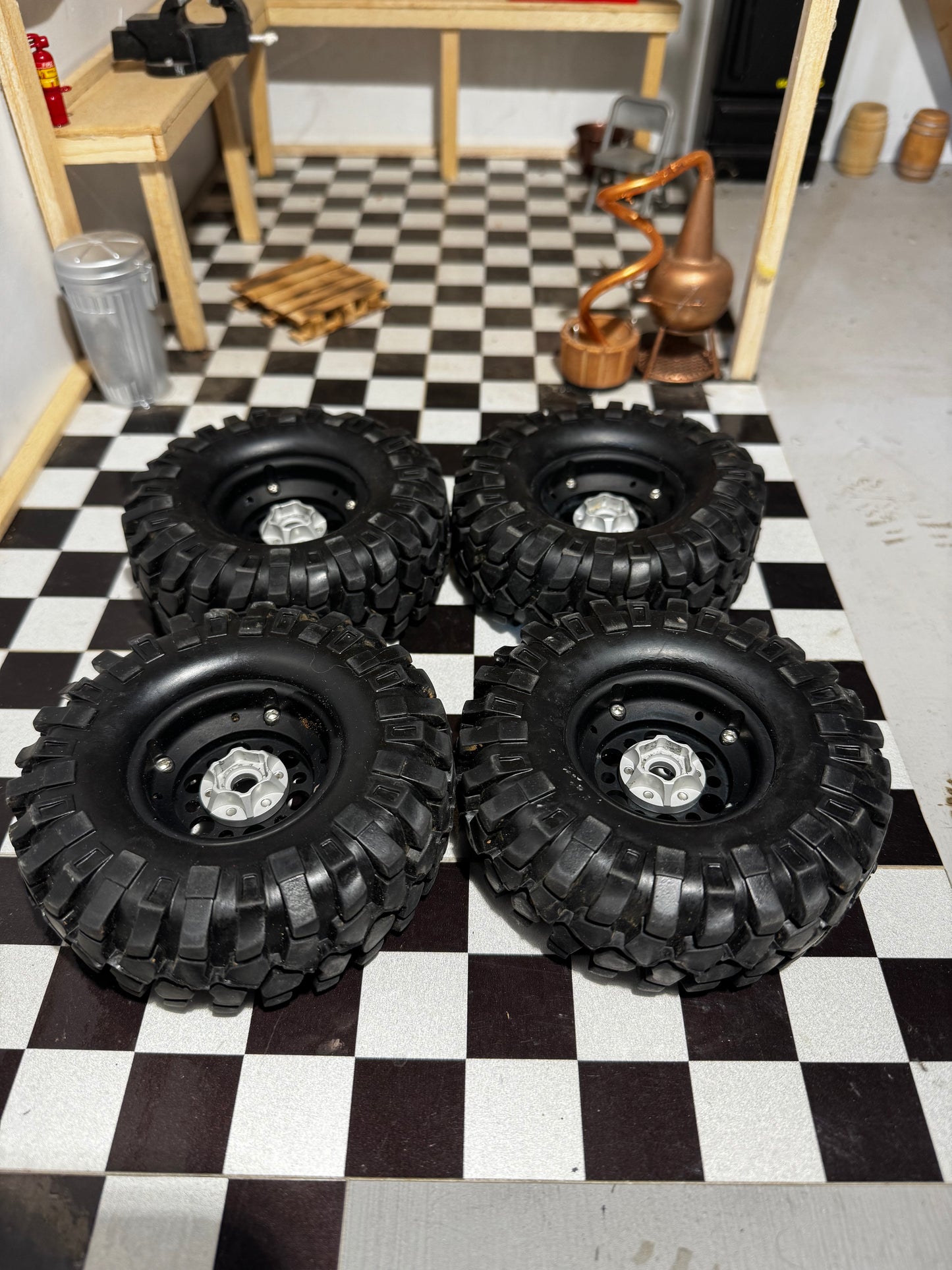 China 1.9 Wheels With China 1.9 Rock Crushers